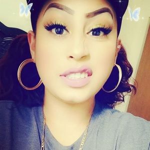 Meet your Posher, Abigail